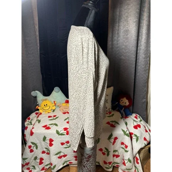 American Eagle Super Soft oversized leopard longsleeve - Picture 2 of 5